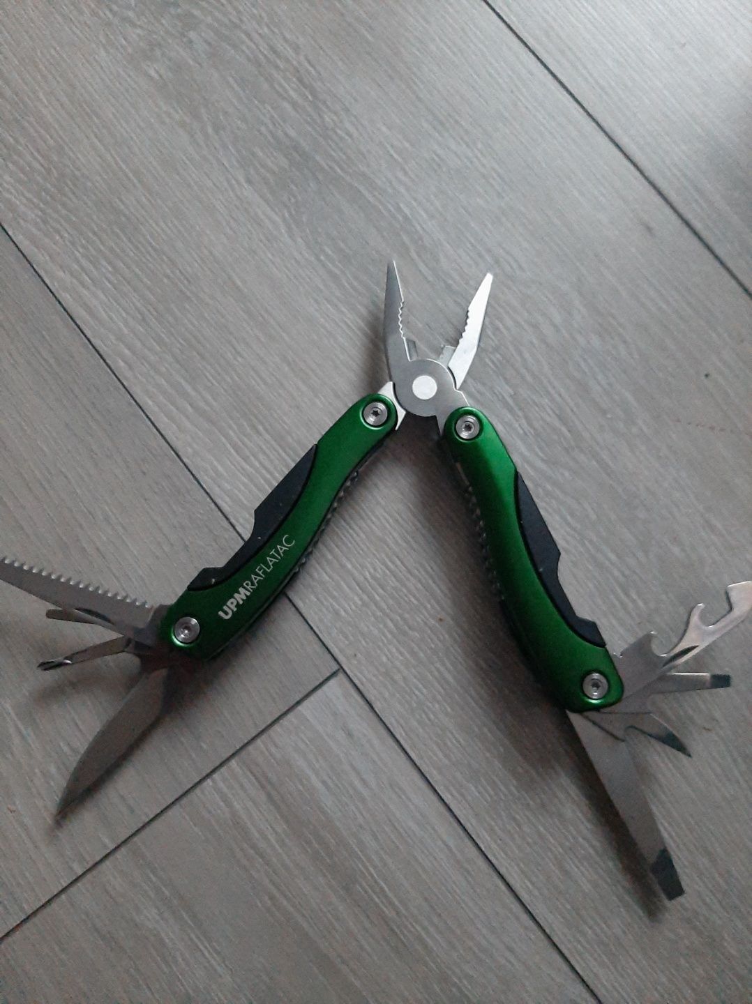 Scyzoryk narzędzie wielofunkcyjne multitool 9w1