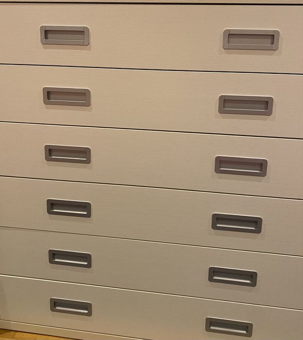 Cómoda quarto beije