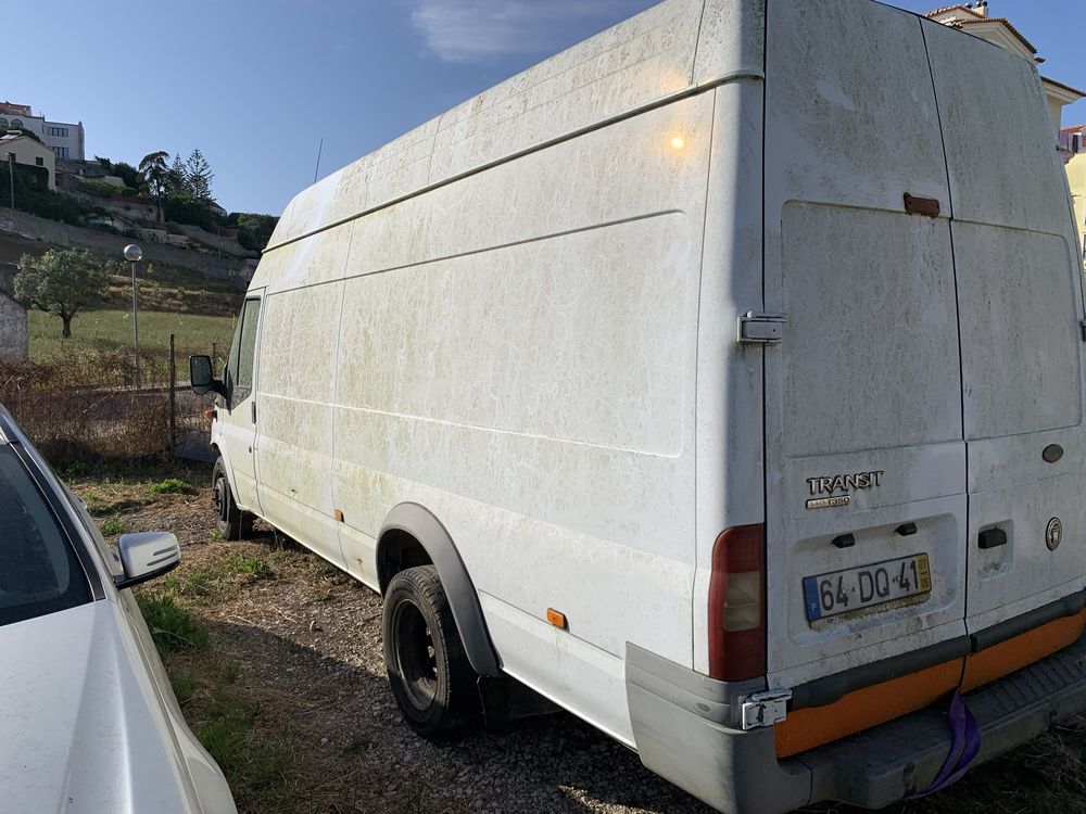 Carrinha Ford Transit ano 2006 com rodado duplo
