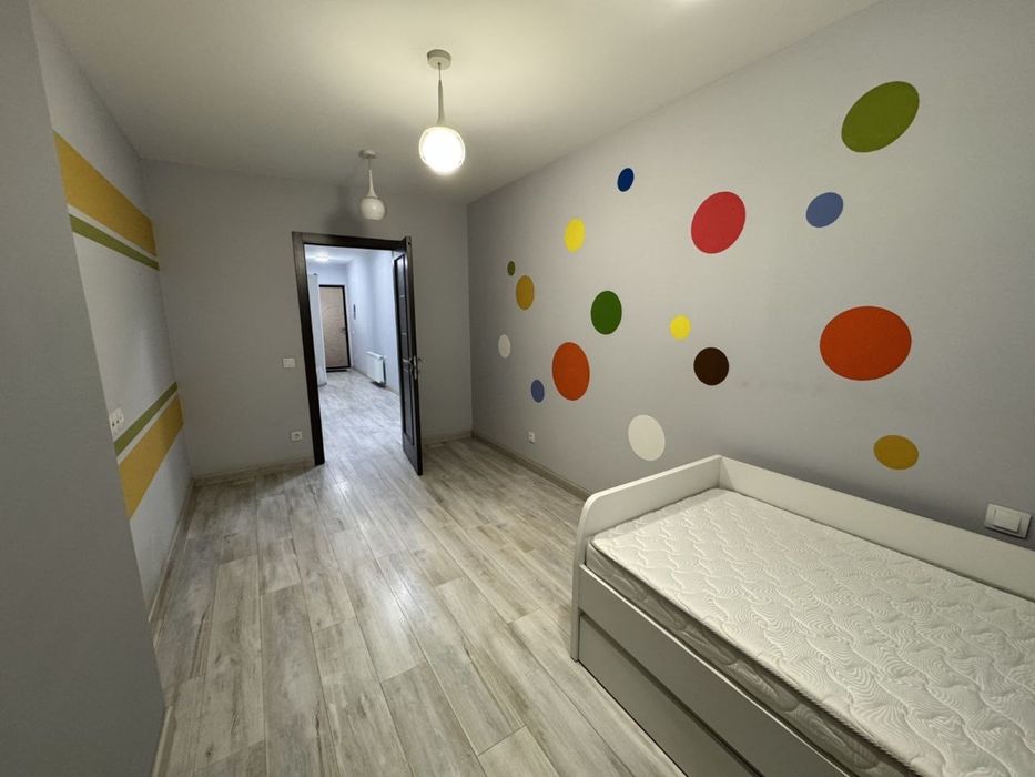 Оренда 3 км квартири з гардеробною Новобудова р-н Бам