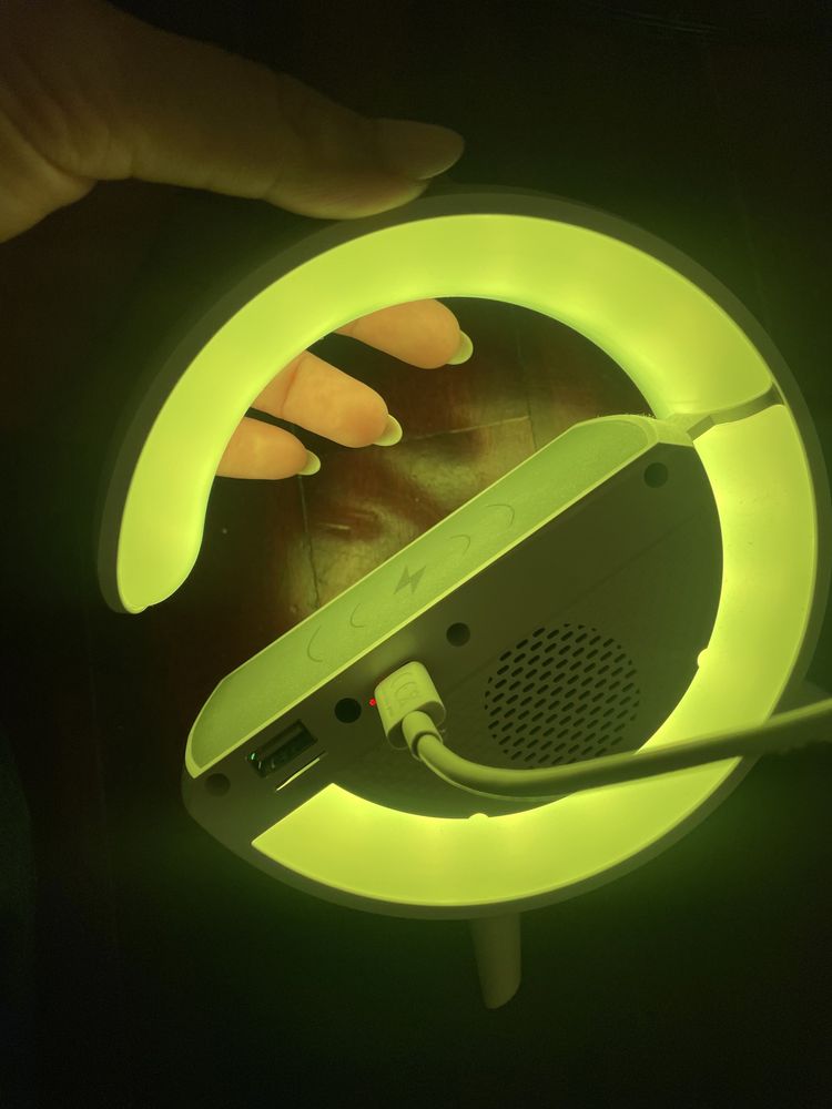 Led wireless charging speaker