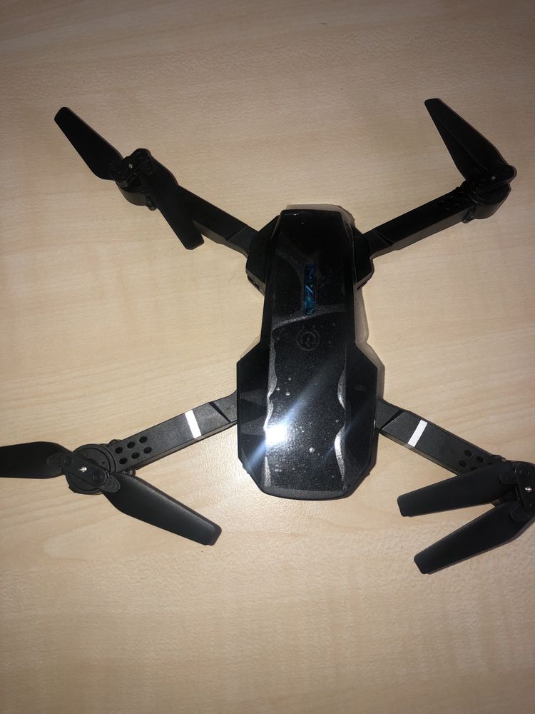 Dron DRONES E88 100 m 1800 mAh