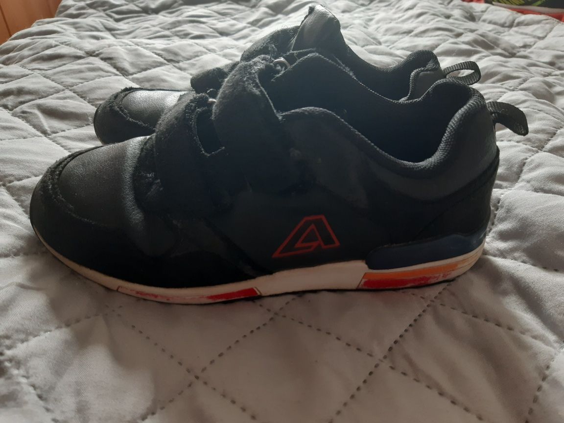 Buty, adidasy 31