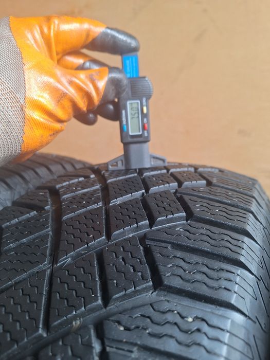 235/65 R18 Continental комплект