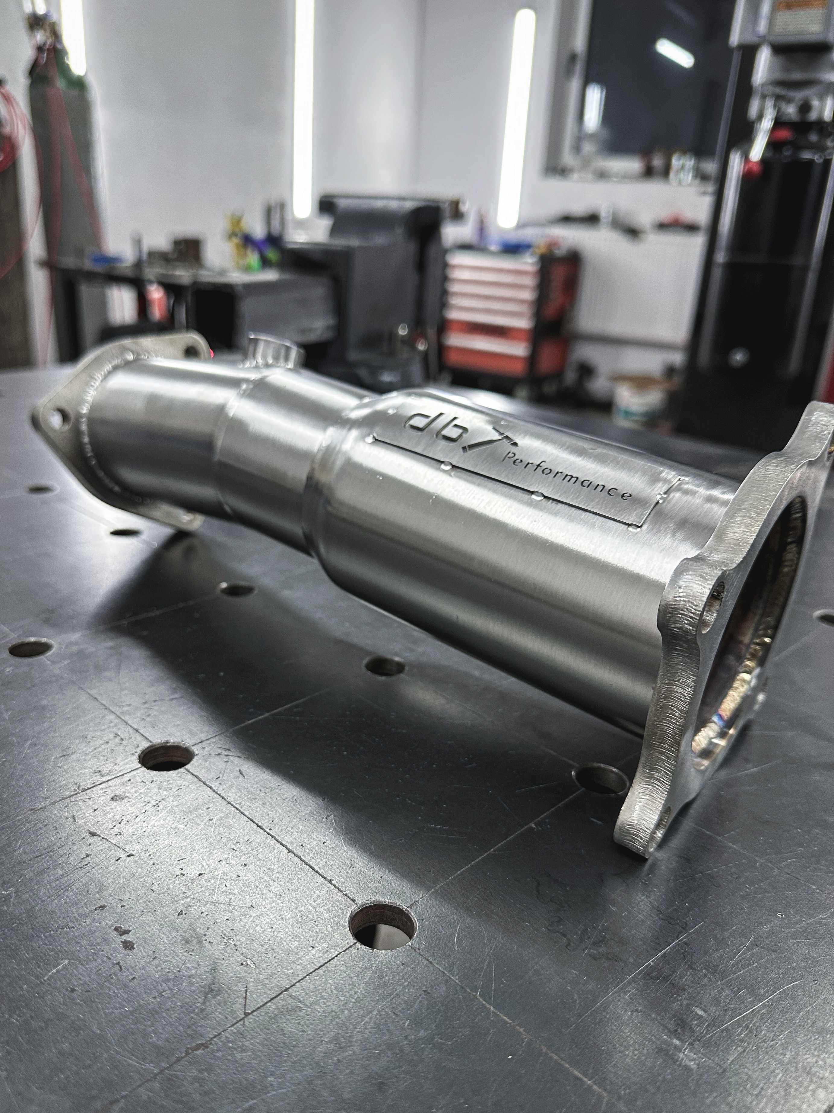 Downpipe Audi A4 B9 / A5 F5 2,0 TFSI