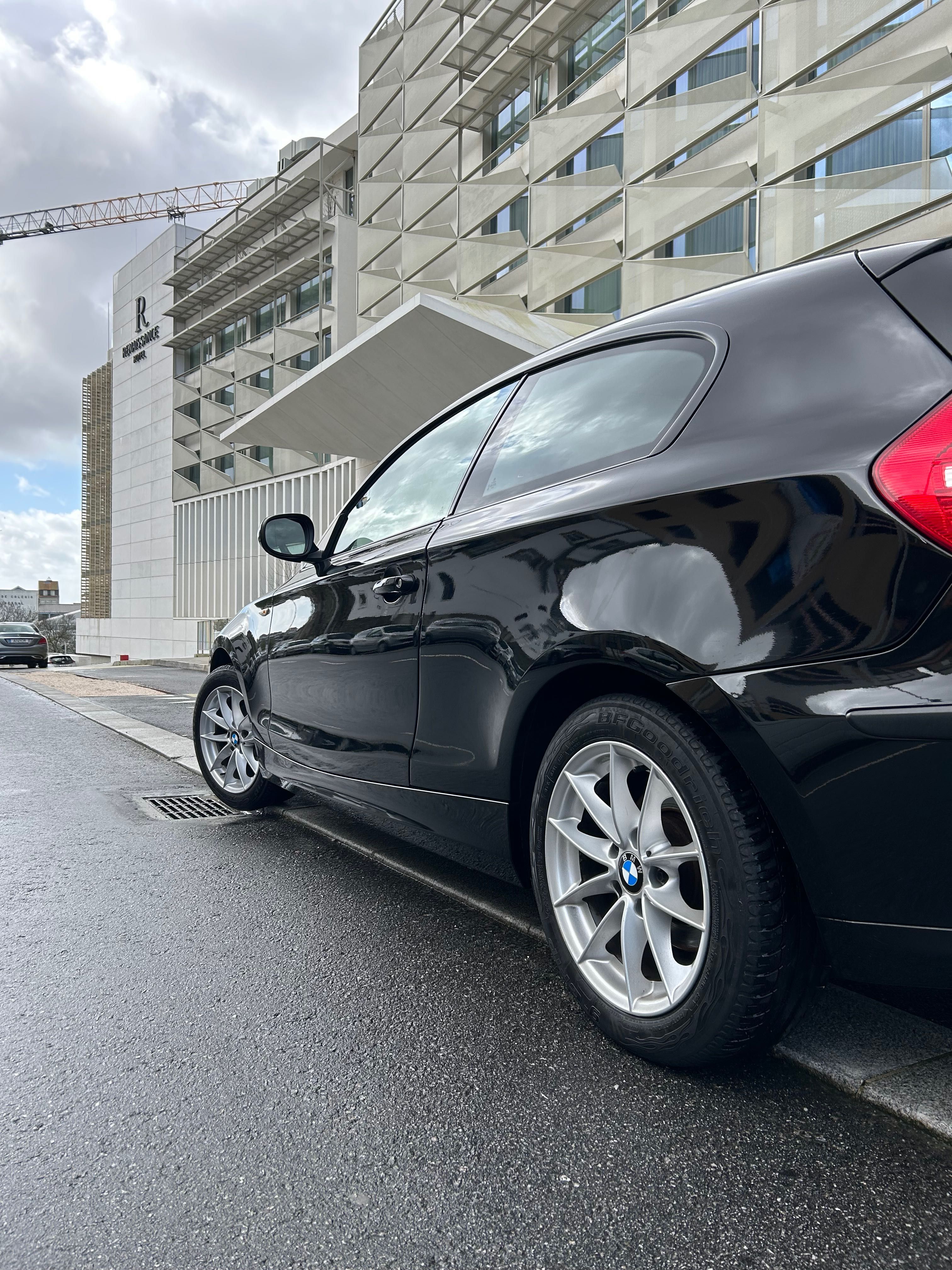 BMW Serie 1, 116d 3P - teto panorâmico  - APENAS 130k km
