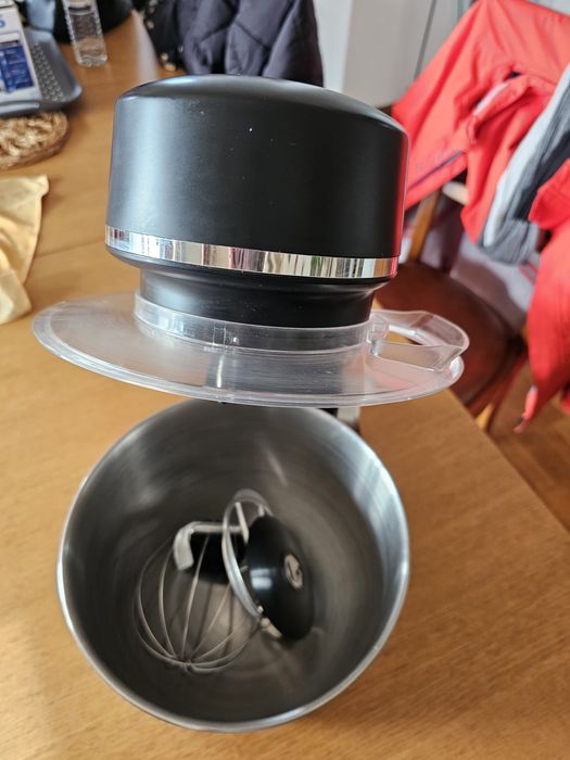 Batedeira eletrica hoffen poucas vezes usada