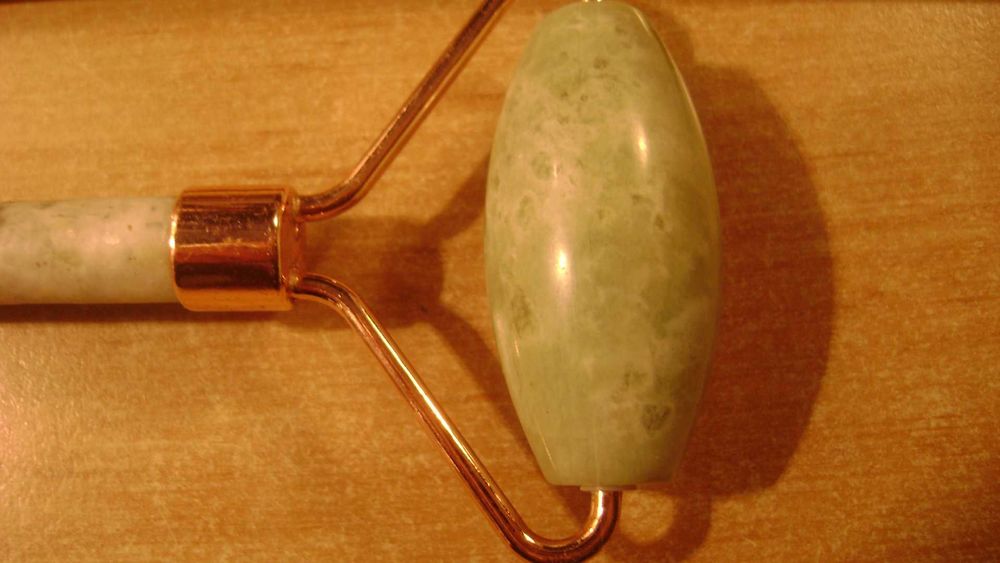 Starocie z PRL - Stare narzędzia = Masażer do twarzy jadeitowy