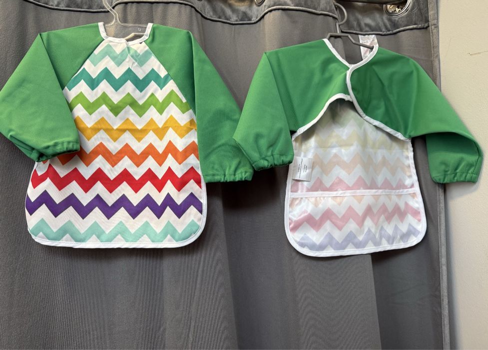 Fartuszek do jedzenia malowania farbami