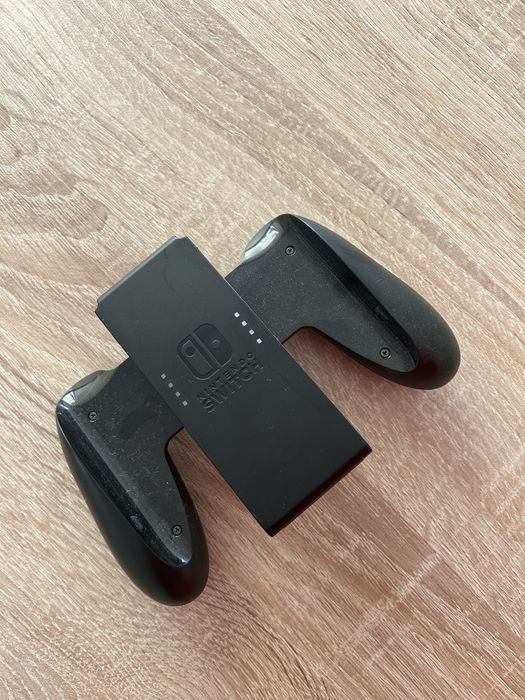 Nintendo Switch OLED + Acessorios + 2 jogos