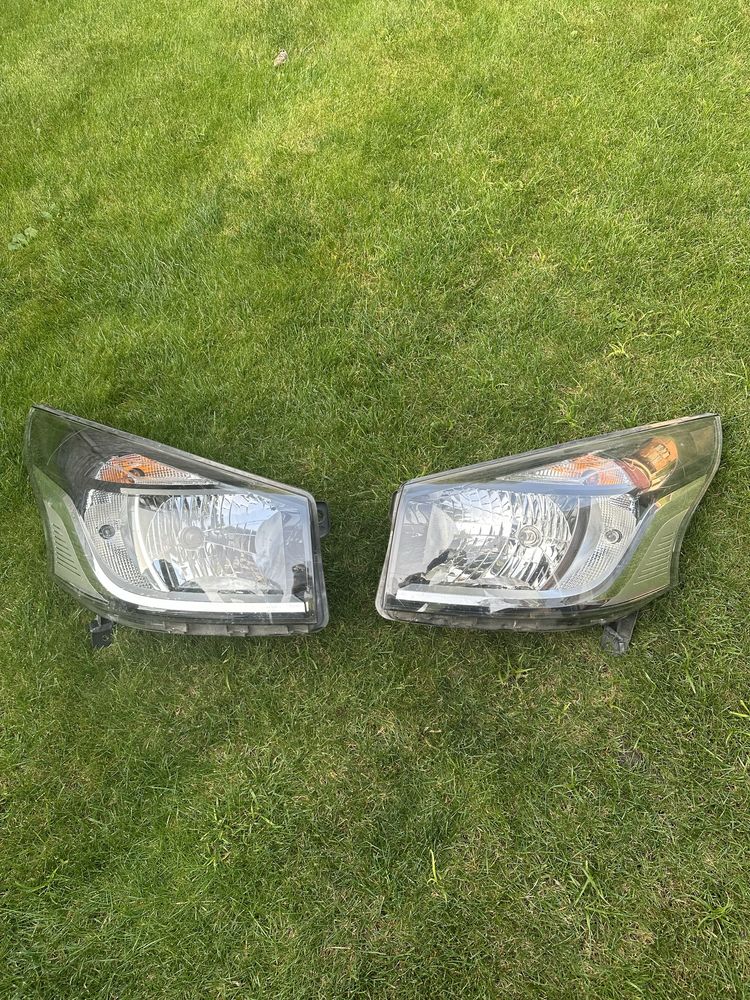 Lampy przód Trafic III