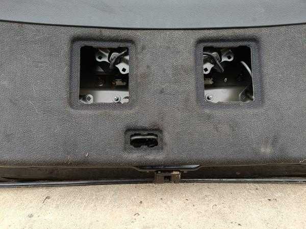 Porta da Mala Toyota Avensis II SW (T25) (03-08)