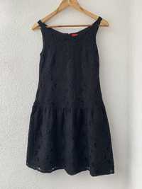Tiffi czarna koronkowa sukienka z falbankami