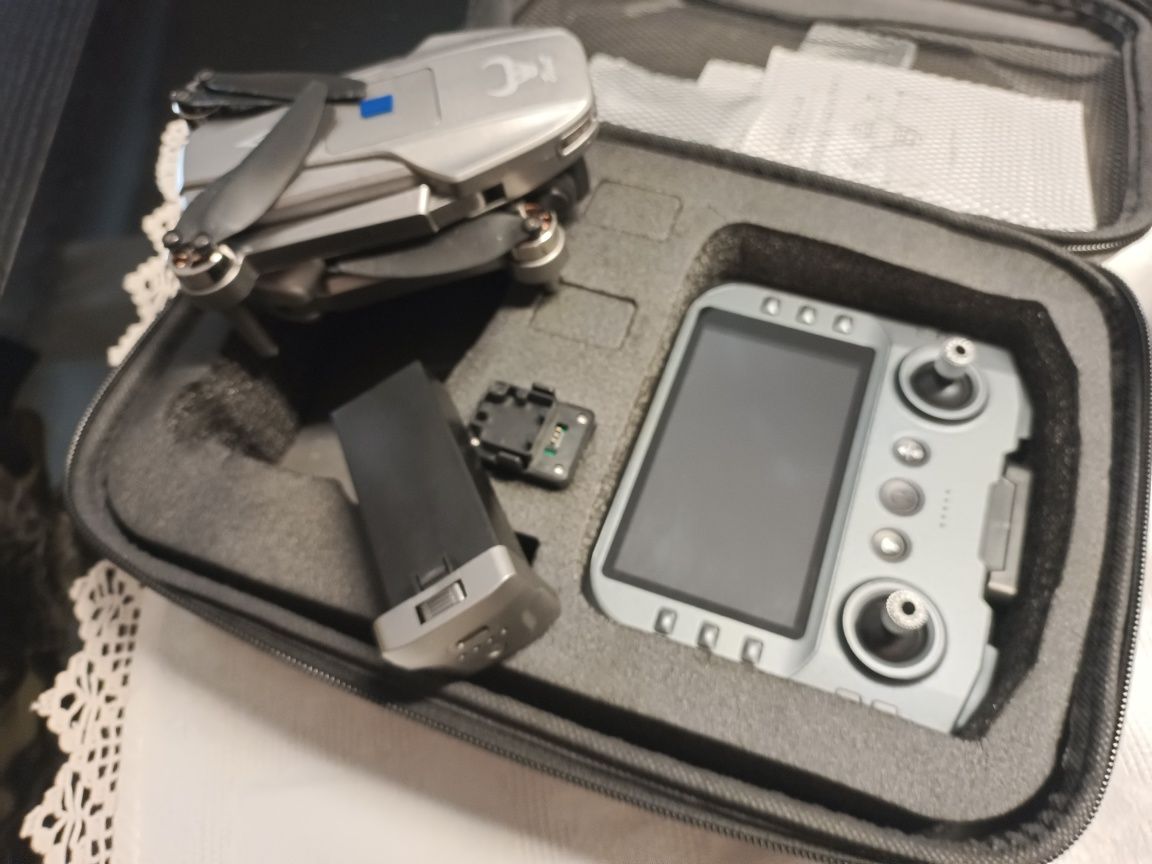 Drone com display no comando
