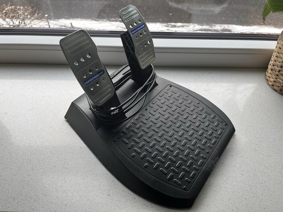 Pedały T2PA od Thrustmaster T300