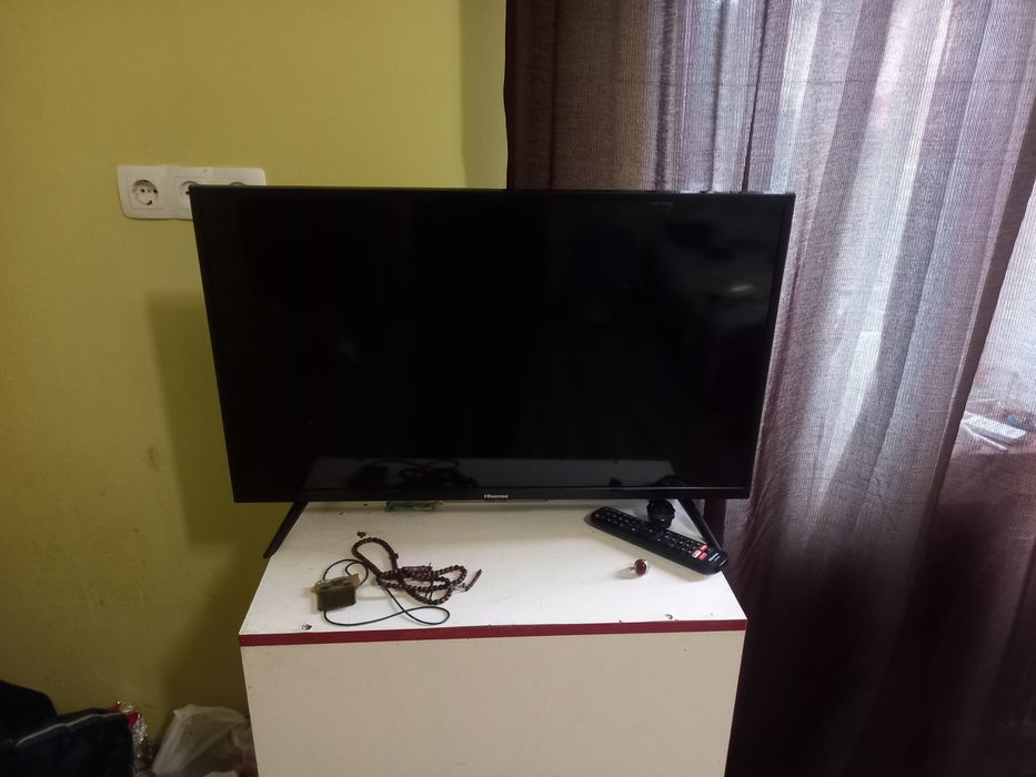 Hisense продам срочно .