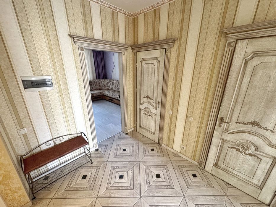 ‼️Вільно‼️ Двокімнатна квартира - вул. Степана Бандери 35