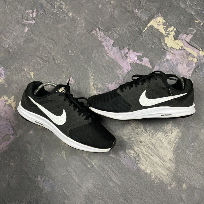 Кроссовки для залу найк Nike Downshifter 7 852466-010
