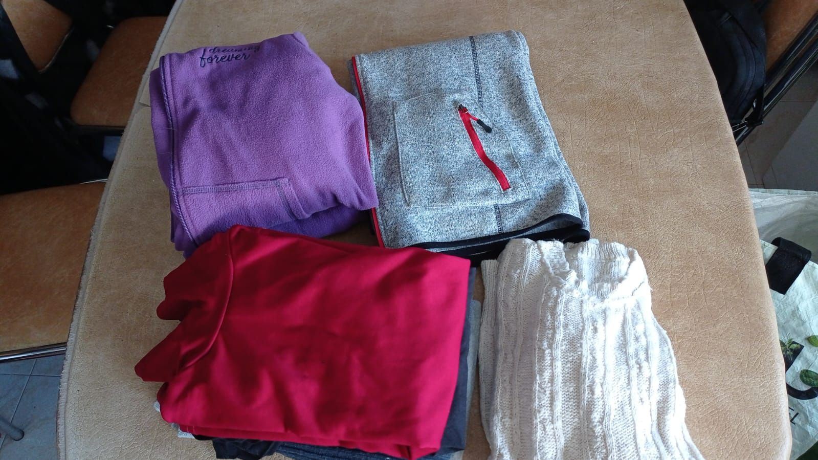 Roupa diversa adulto
