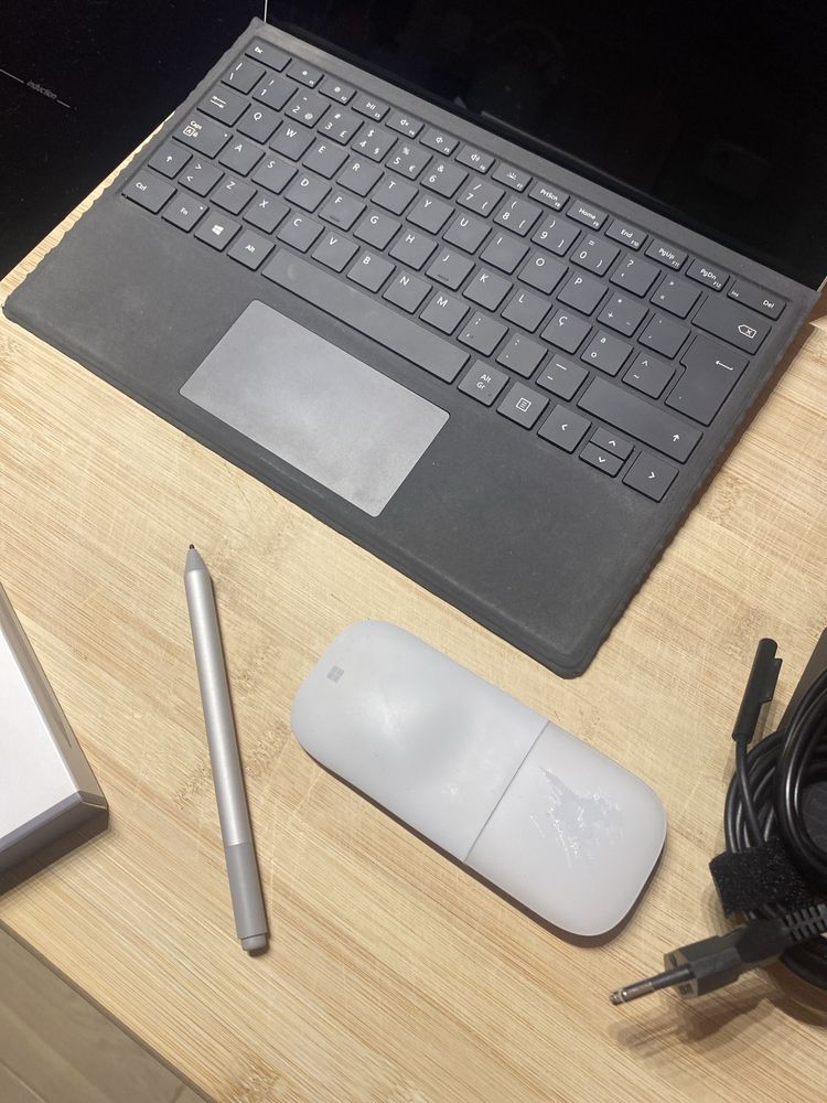 Microsoft Surface Pro 6 + Teclado, Rato e Caneta