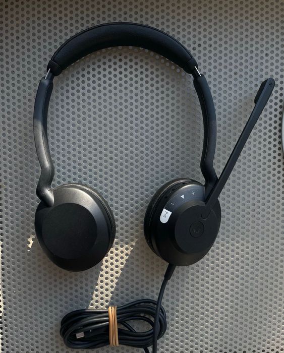 Jabra Evolve2 30. Type C. Студійне обладнання.