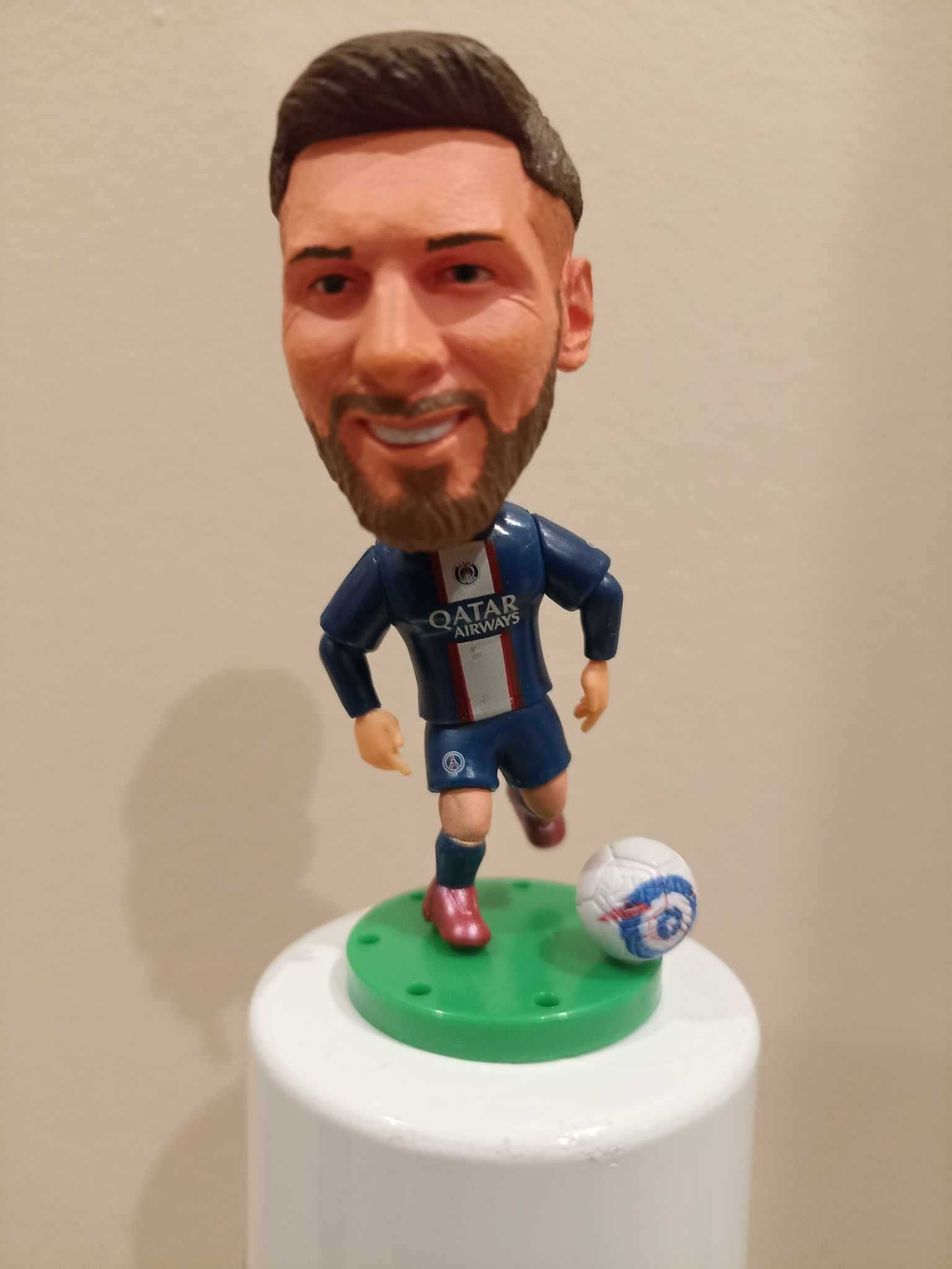 Figurka piłkarz Leo Messi PSG 30 z piłką