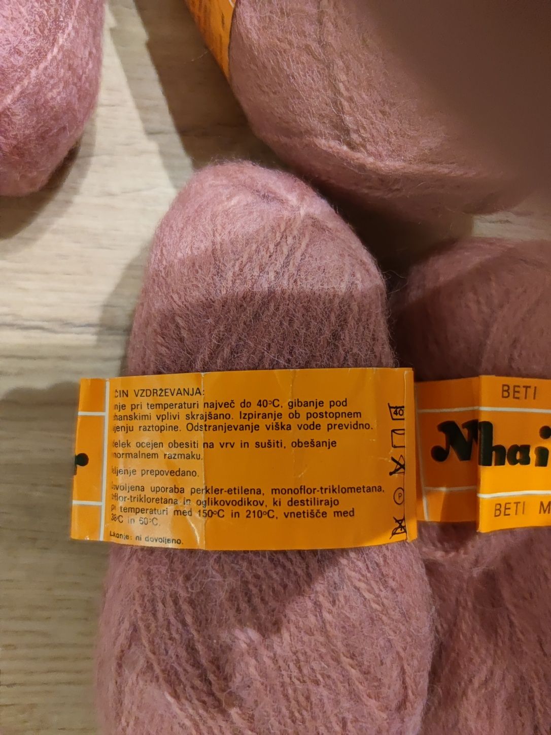 Włóczka różowa komplet 4 sztuk po 50g 52% mohair 48% poliakryl