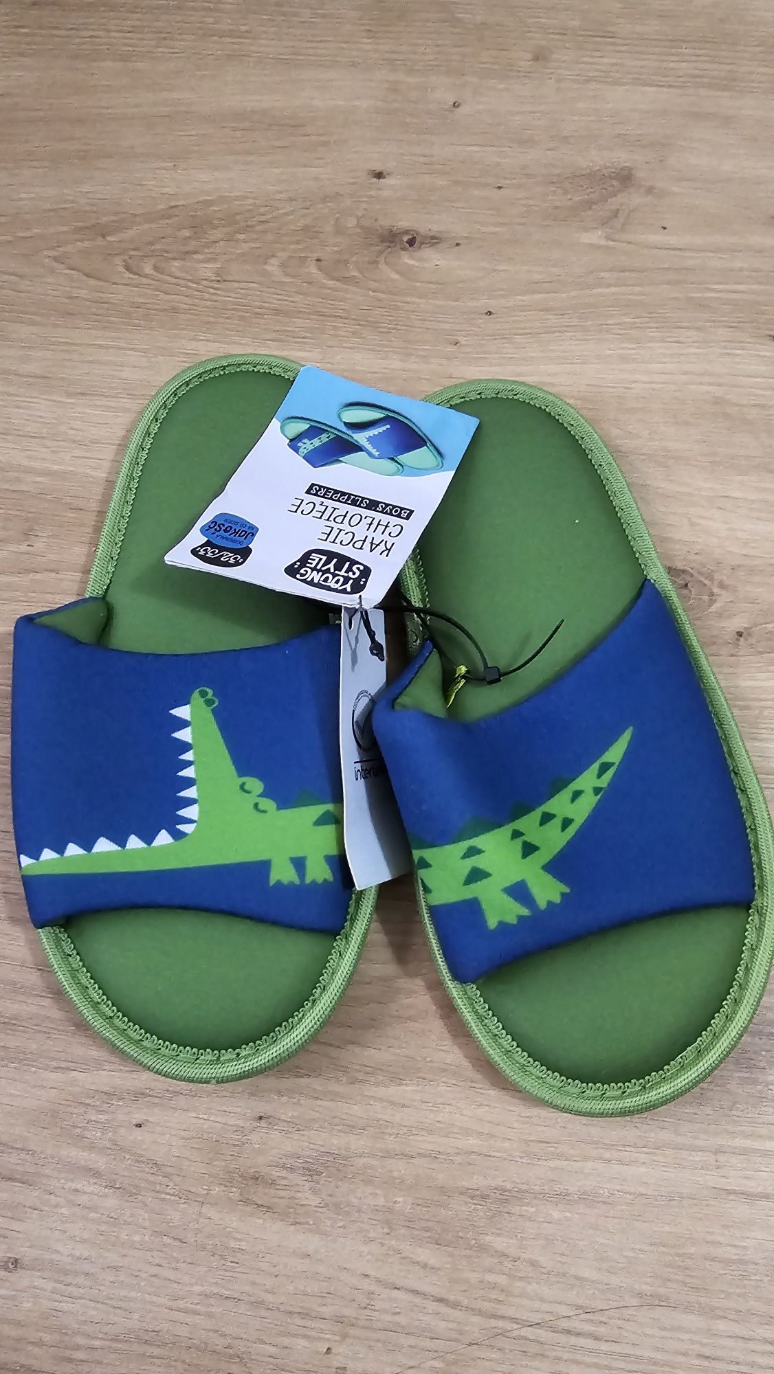 Nowe kapcie chłopięce 32/33