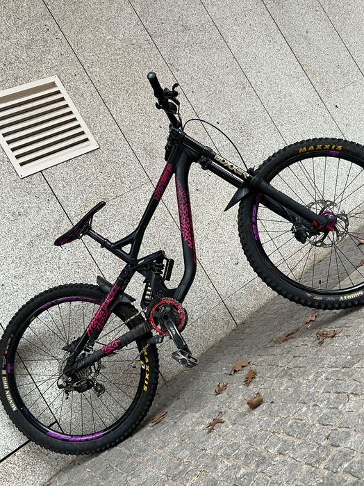 Commencal SUPREME PARK 27.5 Downhill