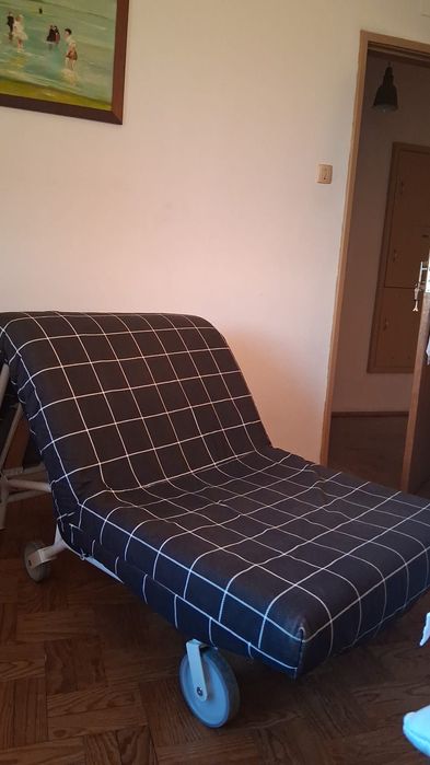 Sofá cama com rodinhas