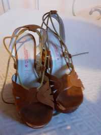 Skórzane sandałki rozmiar Angela Thompson