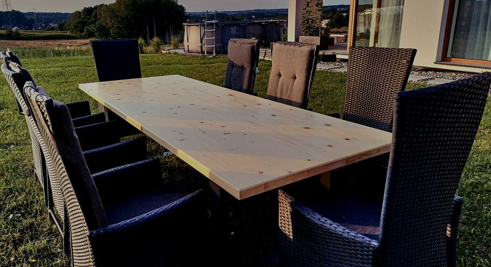Duży drewniany stół ogrodowy na 10 osób