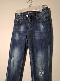 spodnie jeansowe z dziurami, spodnie dżinsowe