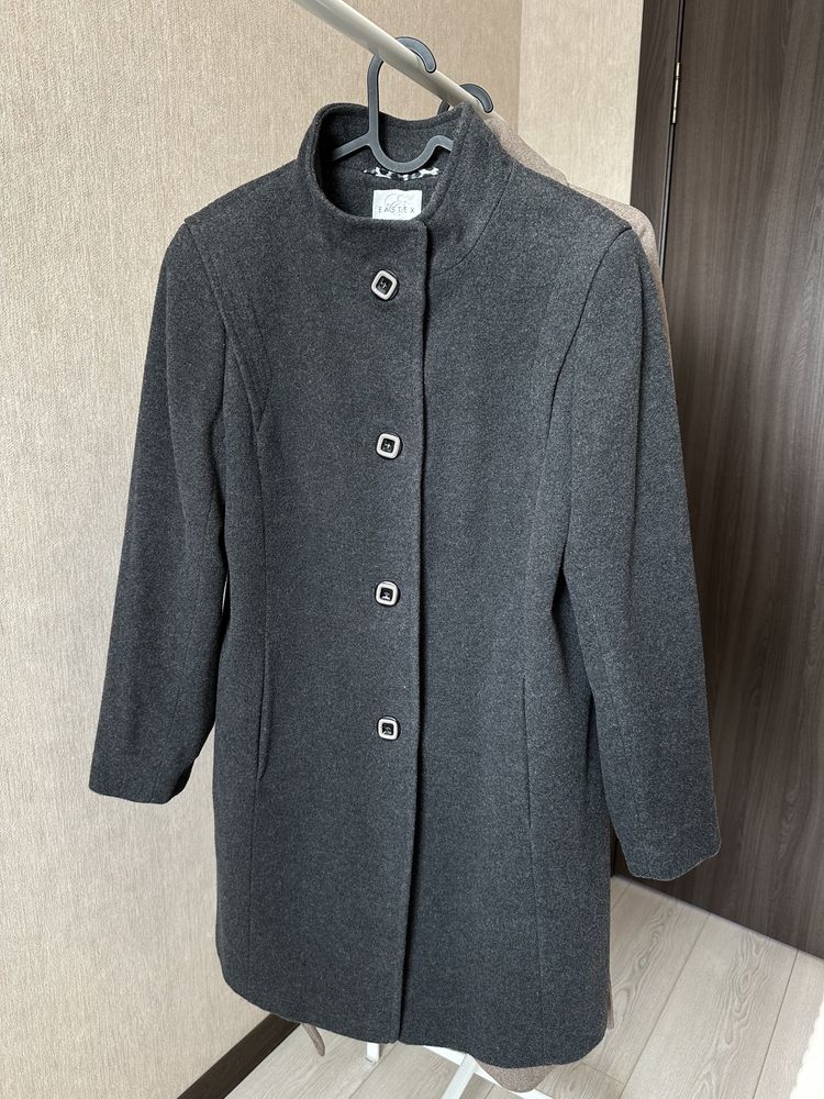 Жіноче пальто (58% шерсті)