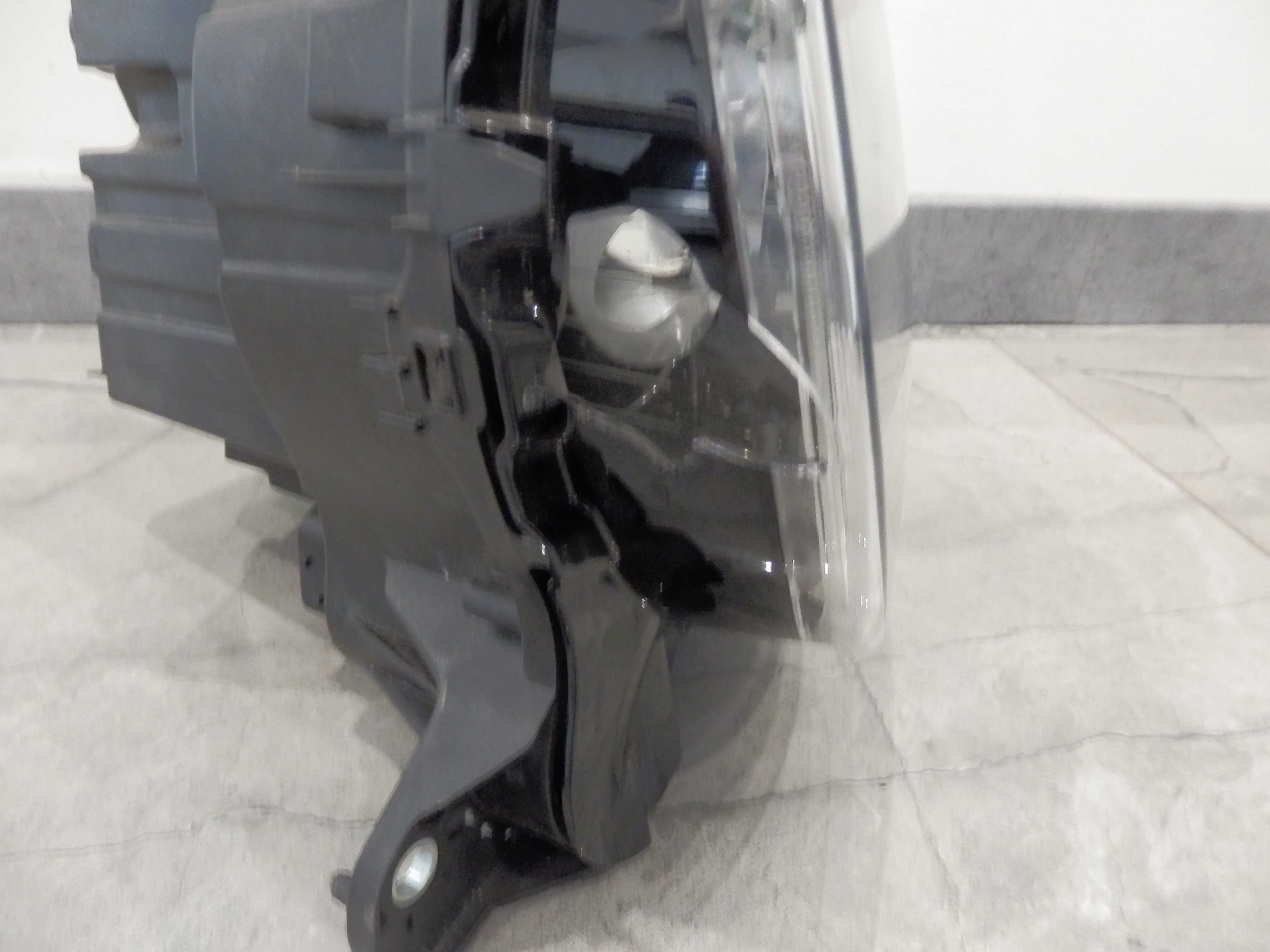 Lampa Lewa Przód Full Led Defender II