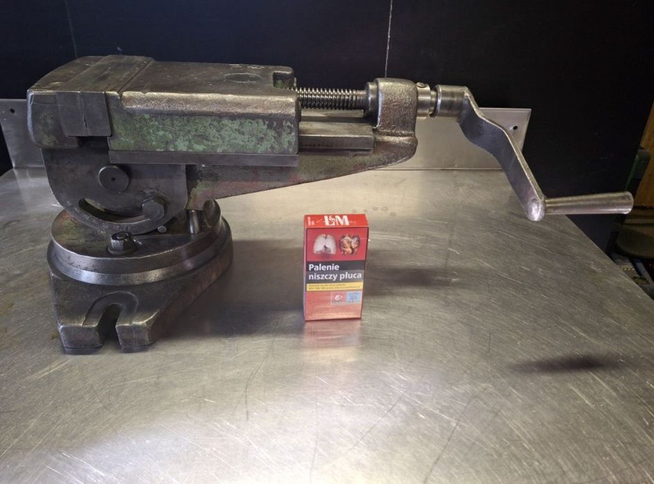 Imadło maszynowe uchylne obrotowe 150 wiertarka
35kg wiertarka frezar