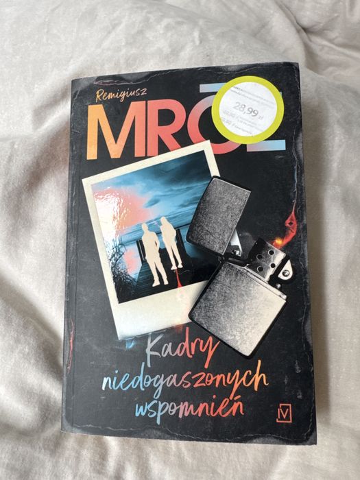 Kadry niedogaszonych wspomnień Remigiusz Mróz