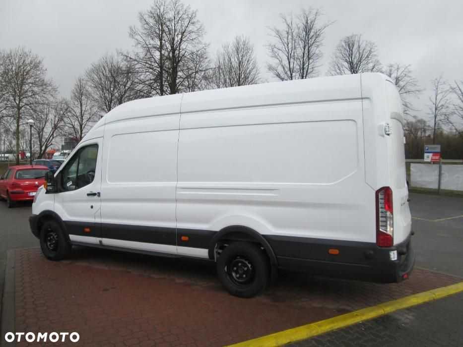Ford Transit MK8 podłoga plastikowa L4H3  L3H3 L2H2