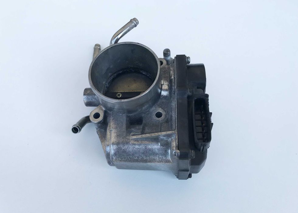 Дросельна заслонка Toyota Avensis T22. RAV4 - 2.0 (1AZ-FSE)
