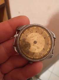 Stary zegarek revue