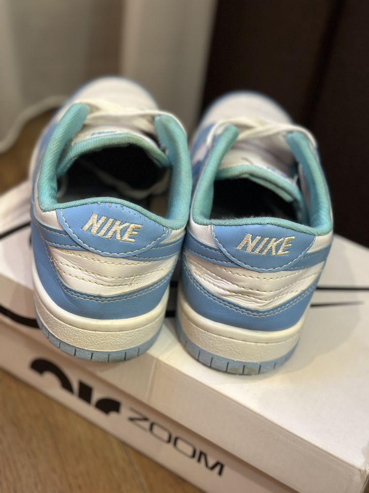 Кросівки nike dunk low white/light blue cw1590-103