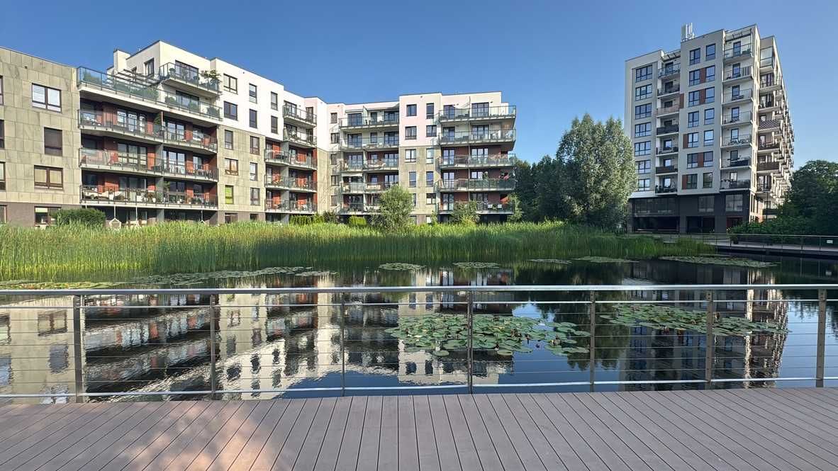 Nowoczesne mieszkanie / 3 pokoje z balkonem i widokiem na jezioro
