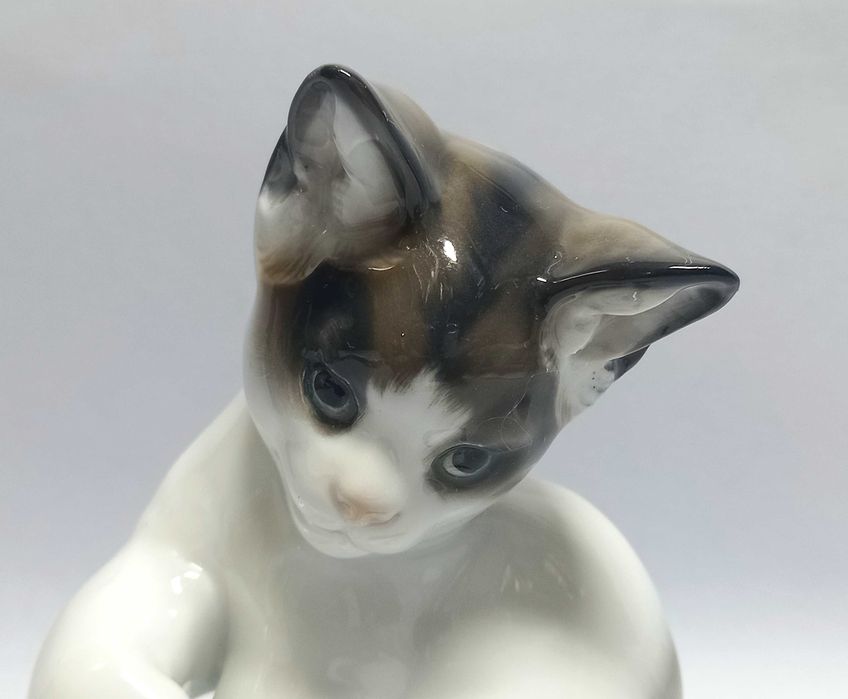 Kotek, figurka Rosenthal, proj. Theodor Kärner