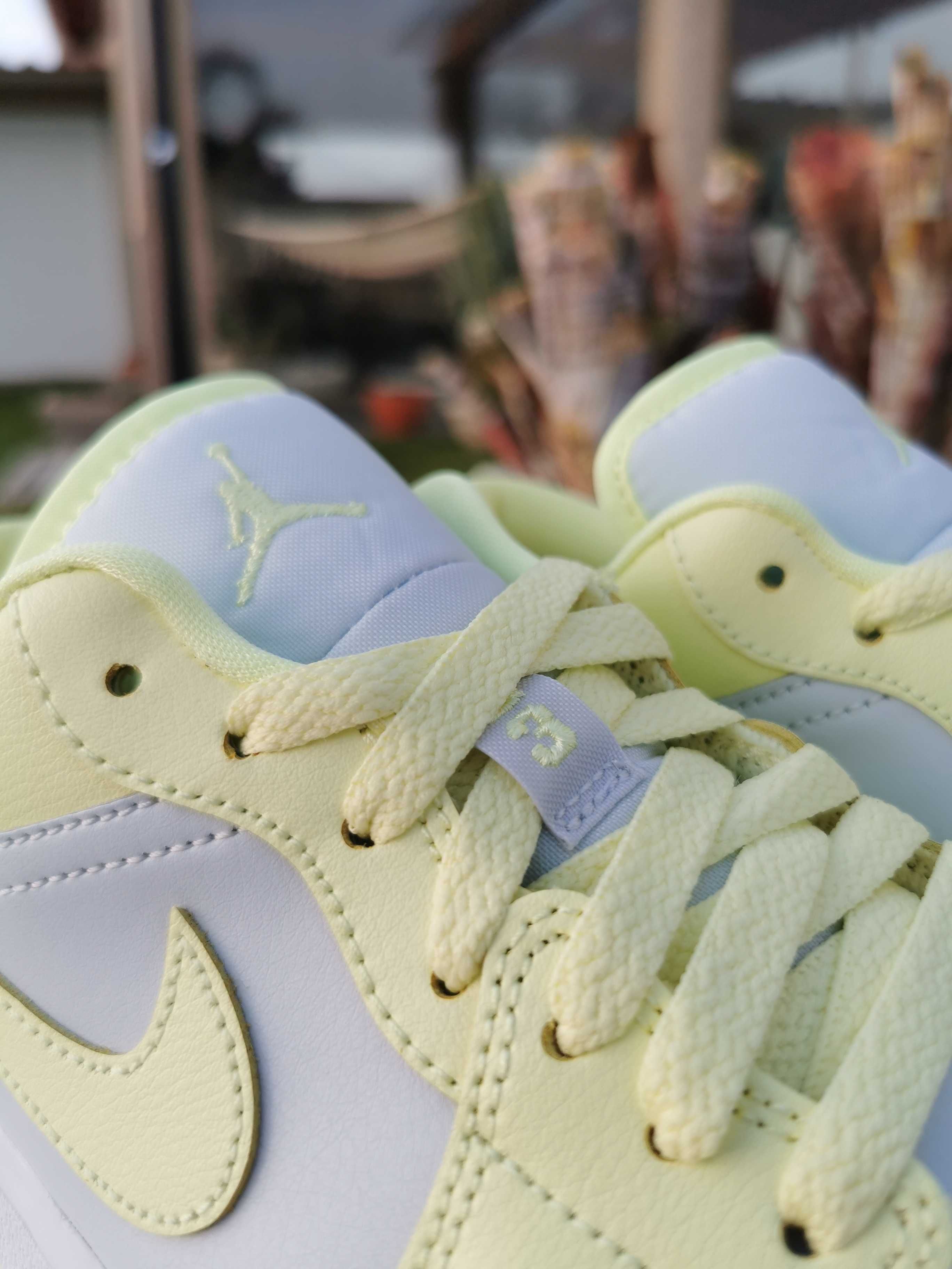 Air Jordan 1 Low Lemonade