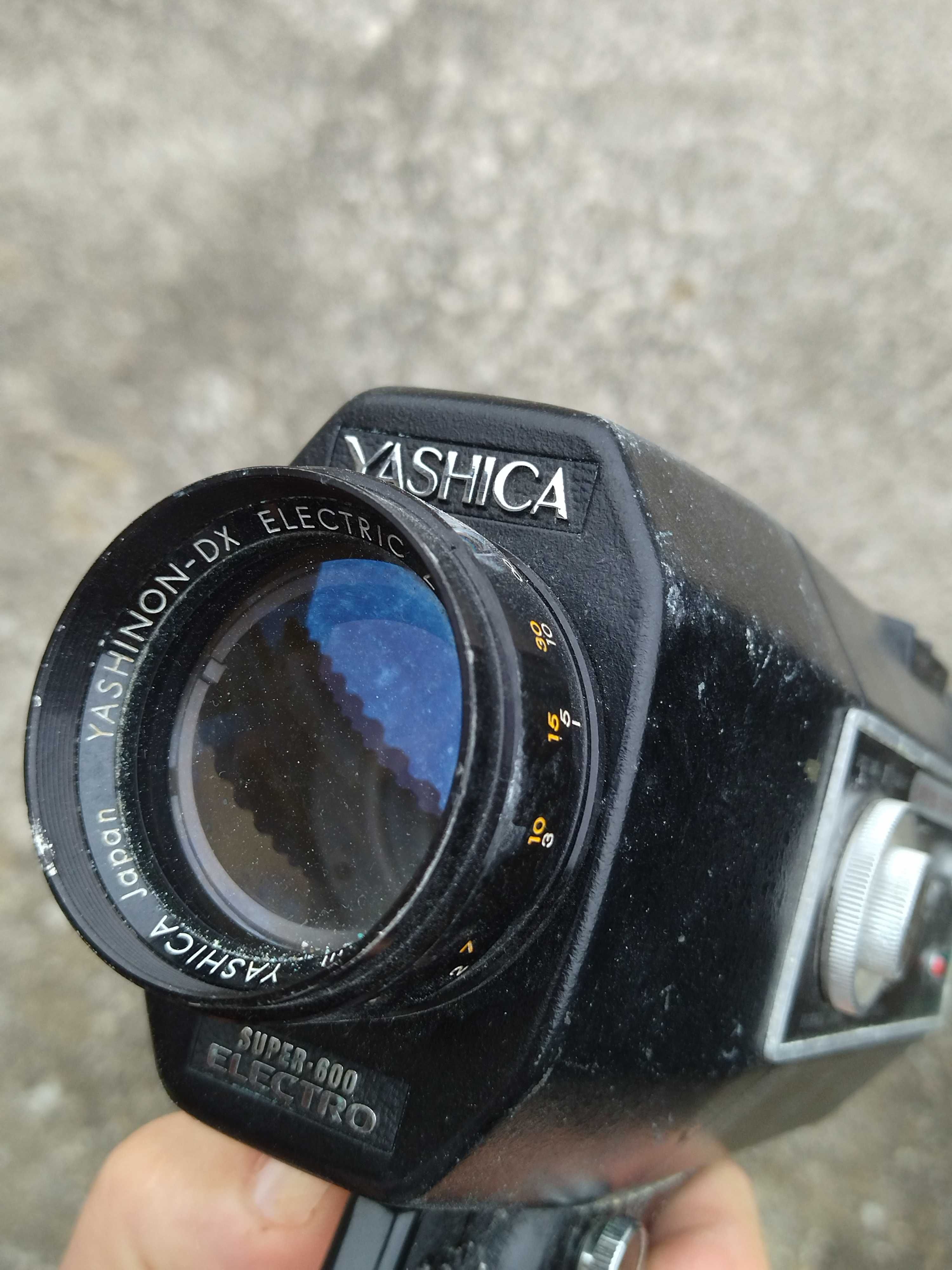 Máquina de filmar anos 60/70 Yashika Electro 600