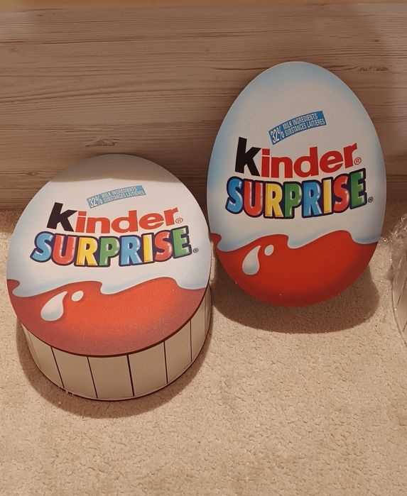 Новорічні коробки для подаруночків (солодощів). Подарунок. Кіндер