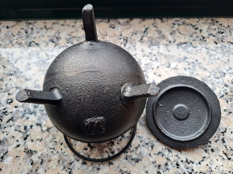 Panela de ferro fundido antiga 1/4 Litro - NOVA!