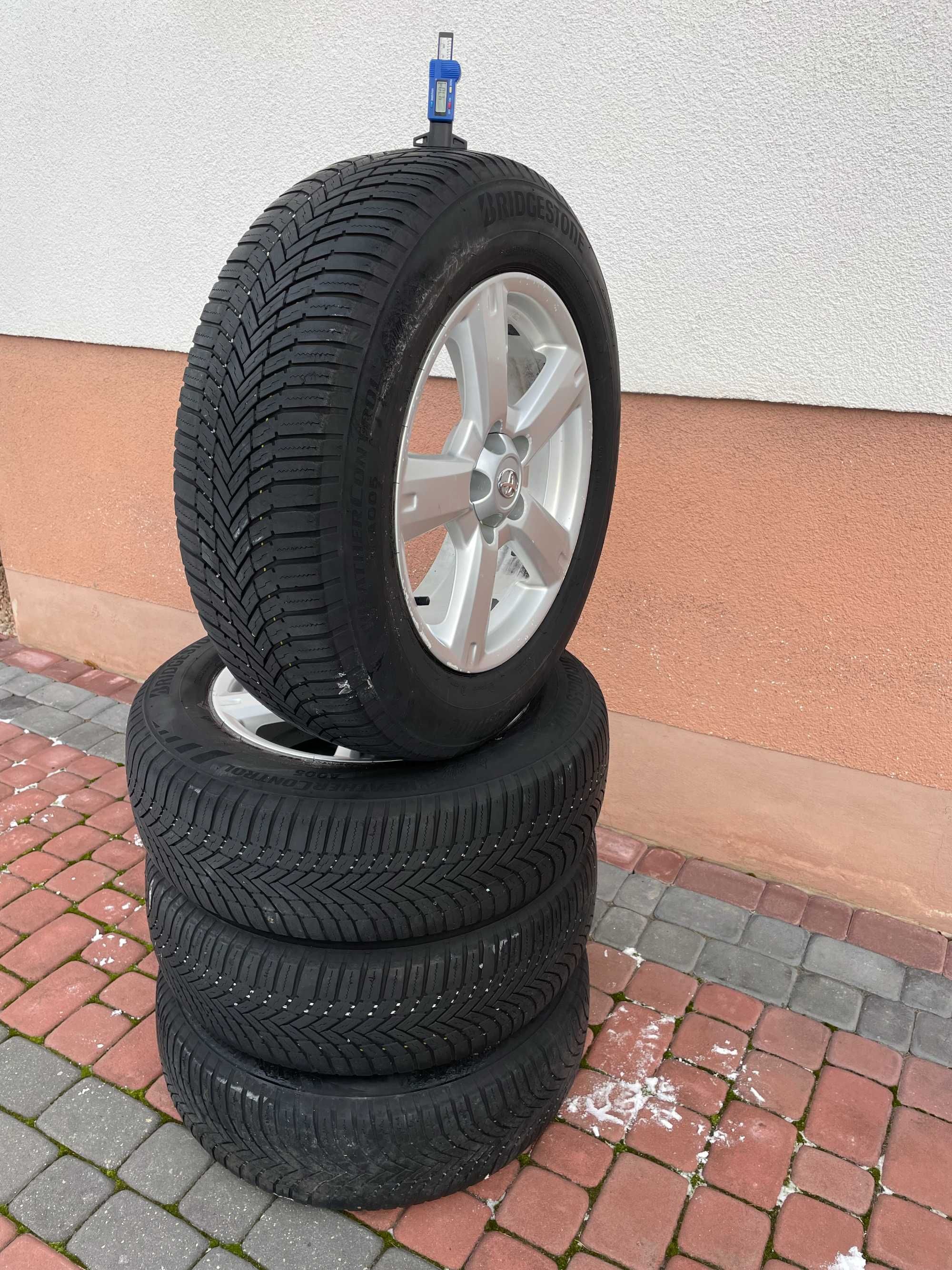 Komplet Kół Toyota Rav4 R17 5 x 114,3 Oryginał