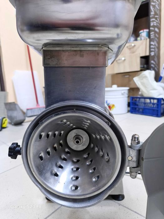 Сиротерка Fama .