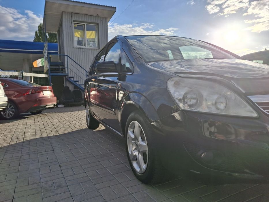 Opel zafira 1.8. 7місць